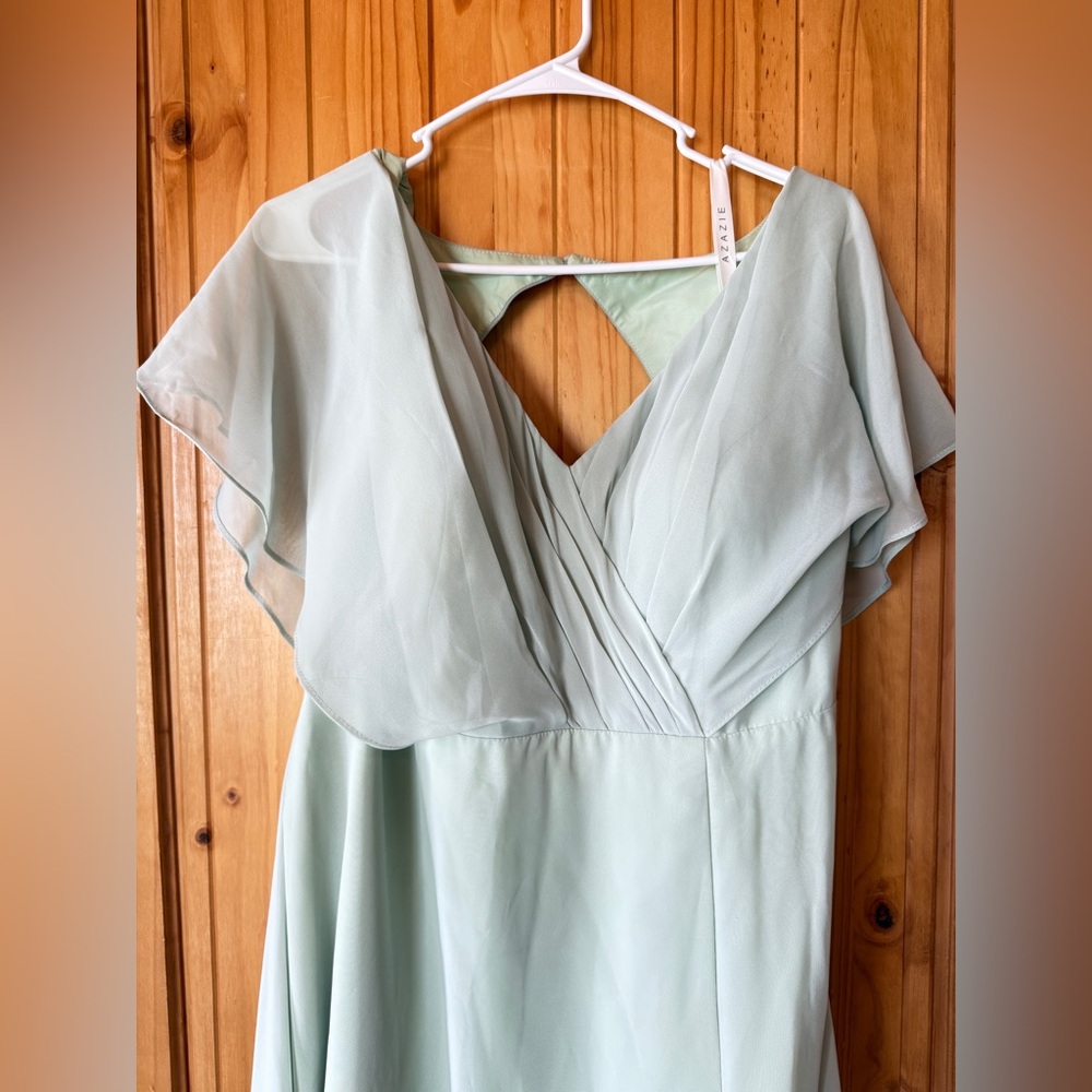 Azazie Sage Green Women’s Bridesmaid Dress Custom Fit Size 16/18 Wedding Guest